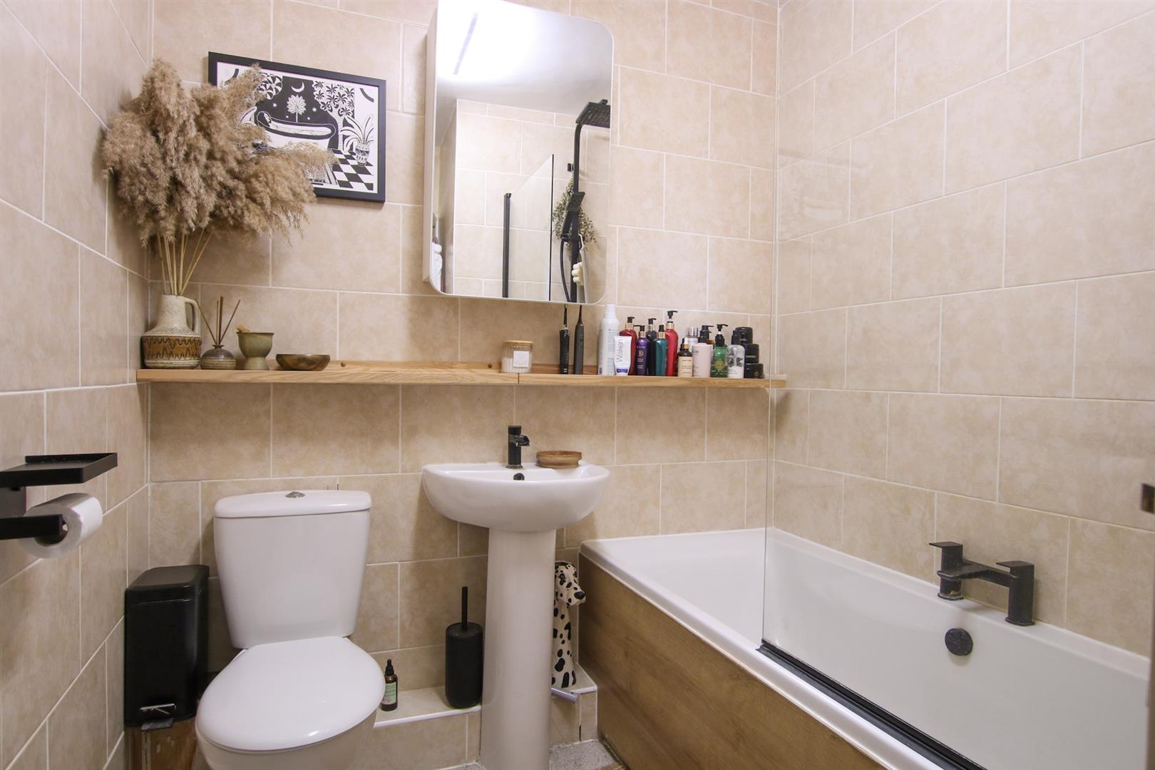 Surrey Close, Framlingham Gallery Image